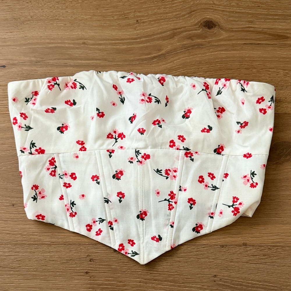Princess Polly Floral Crop Top ❤️